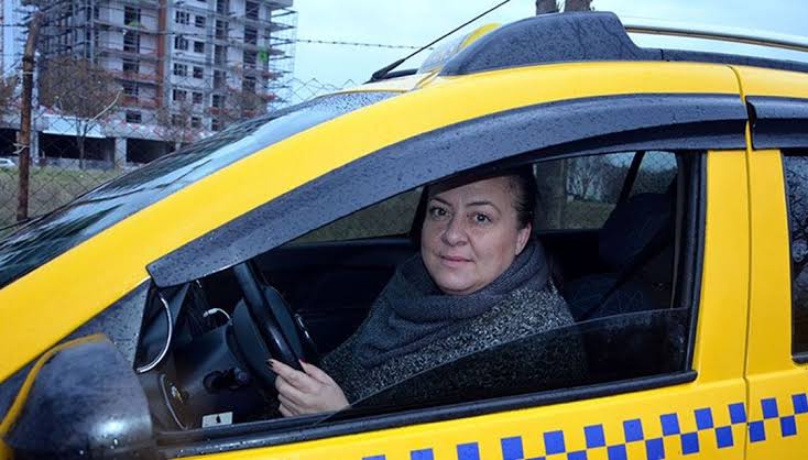 Tek kadın taksi şoförü